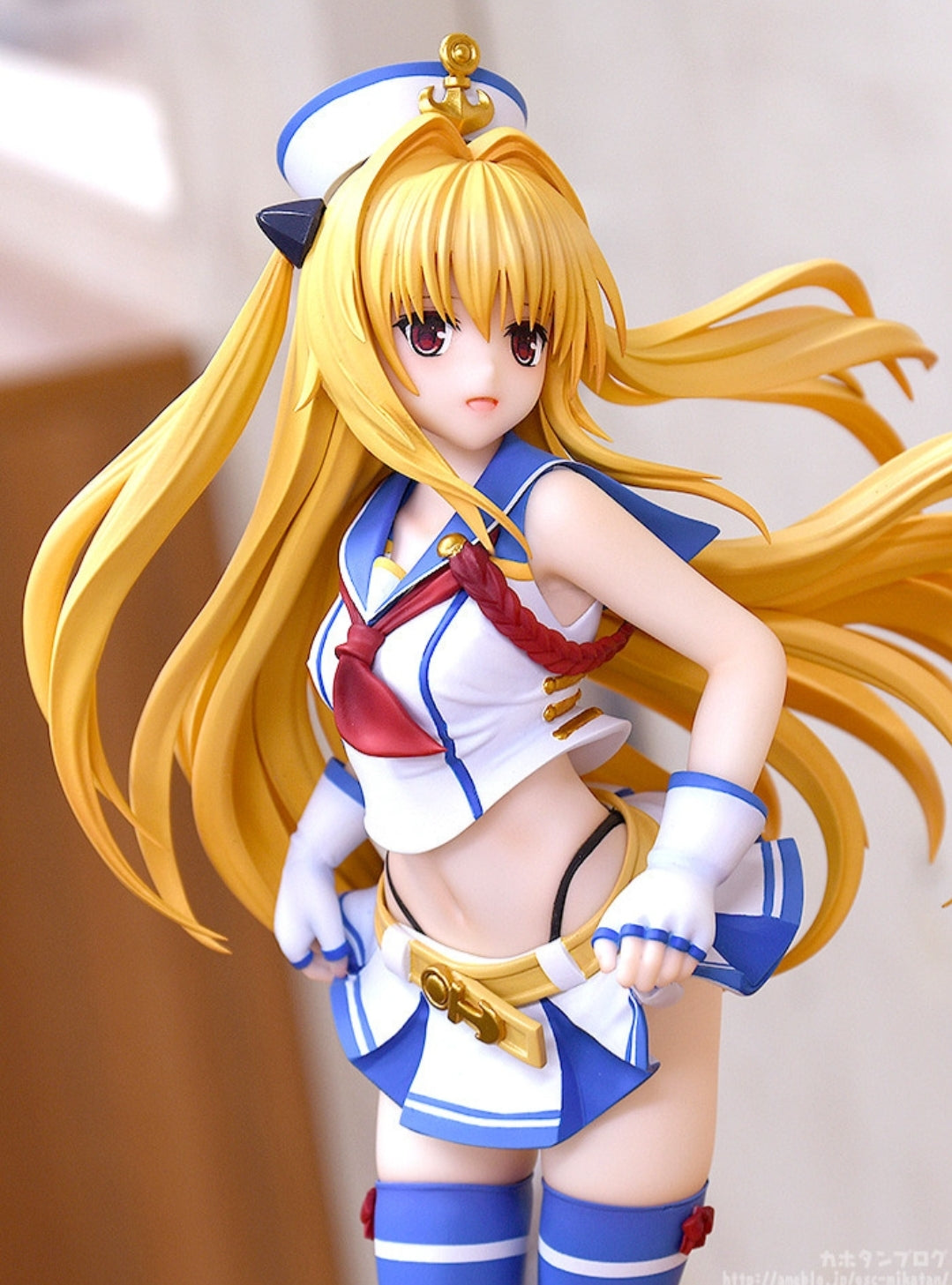 To Love Ru Darkness CAworks Golden Darkness Breezy Seaside Version 1/7 Scale